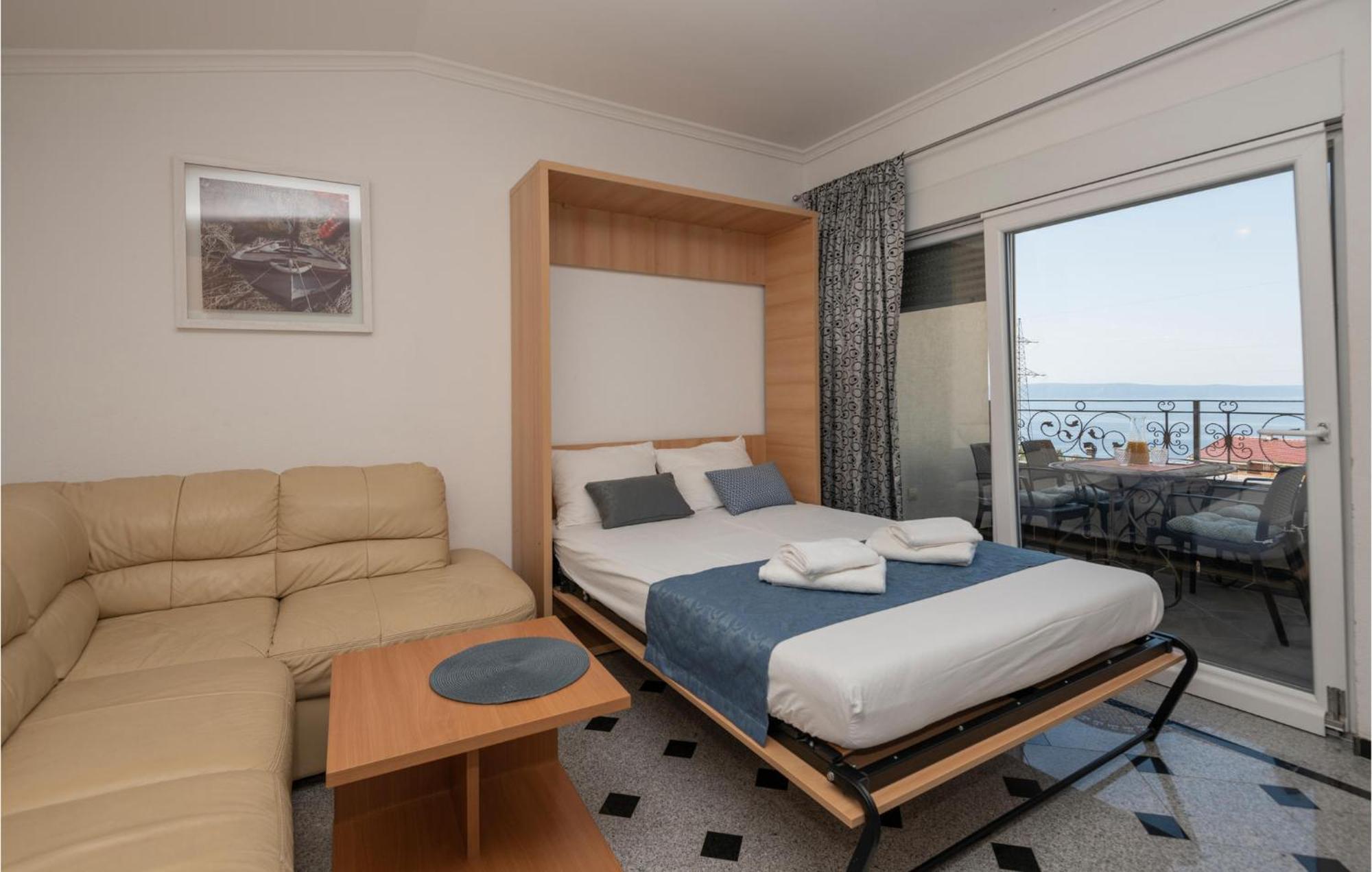 1 Bedroom Stunning Apartment In Makarska Buitenkant foto
