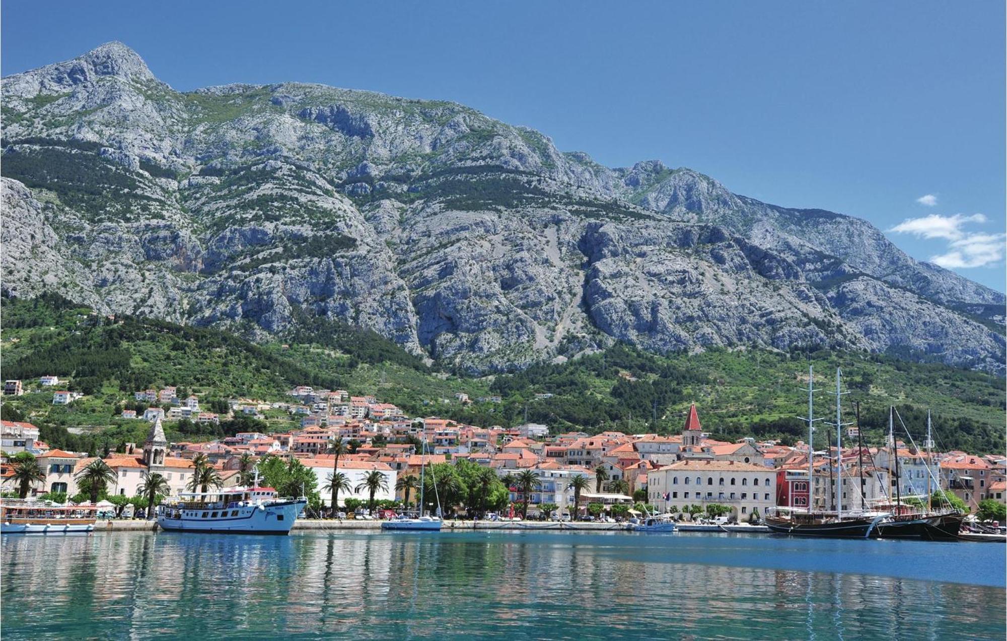 1 Bedroom Stunning Apartment In Makarska Buitenkant foto