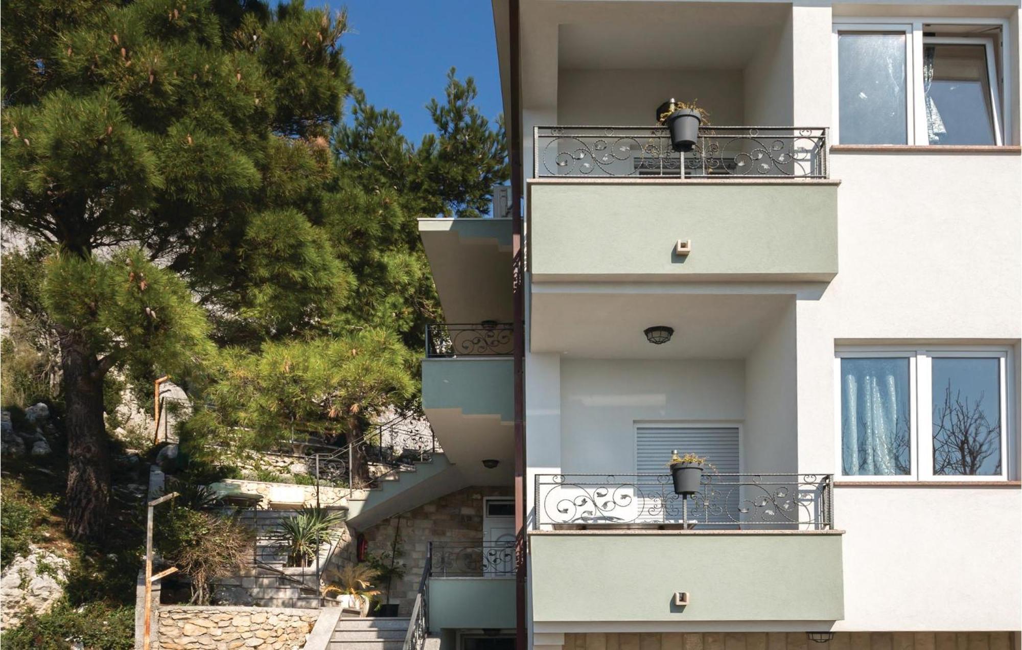1 Bedroom Stunning Apartment In Makarska Buitenkant foto